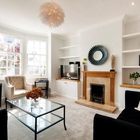 Modern Family Home In London Close To Amenities And Train Esterno foto